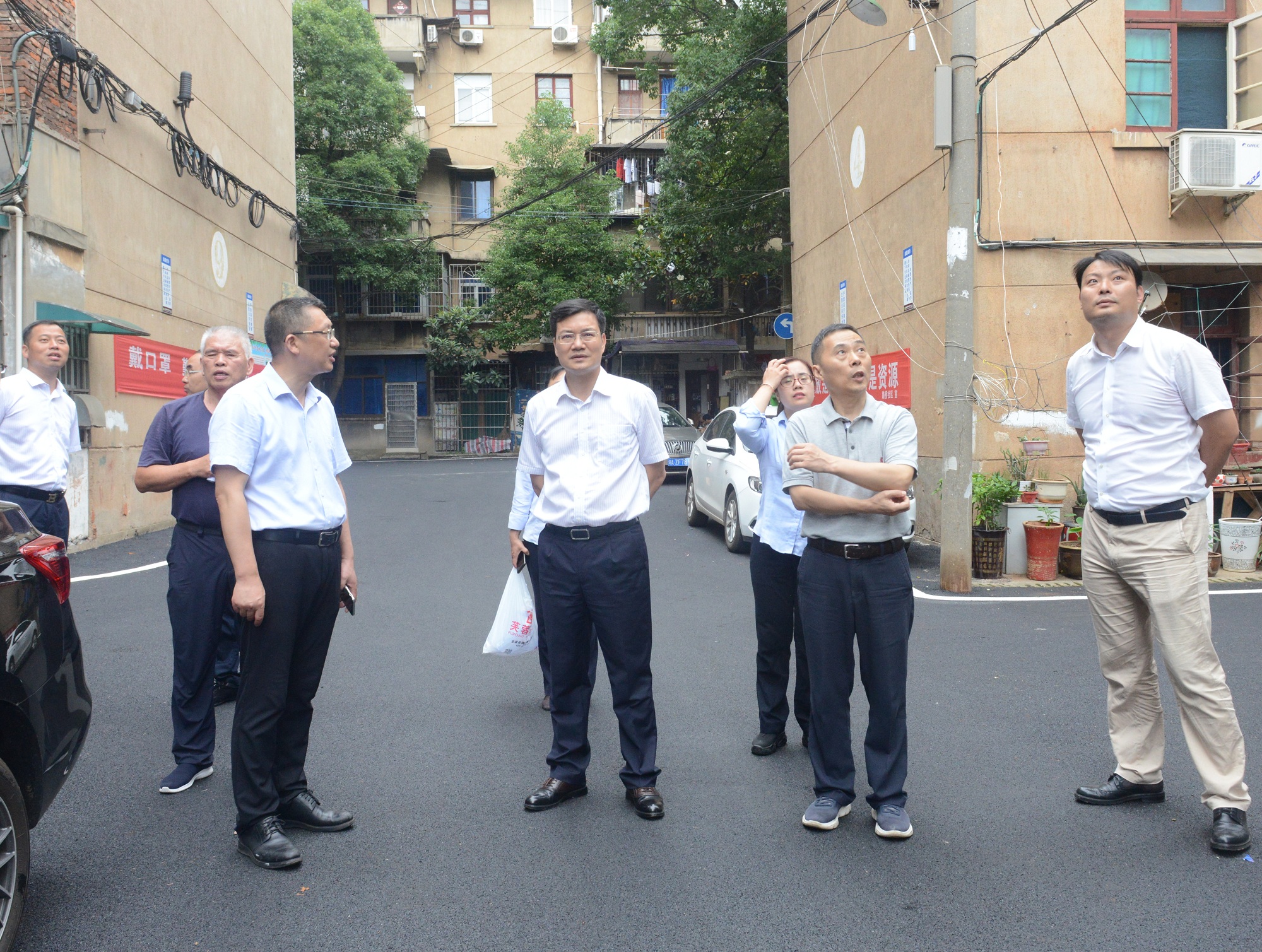 20200624597711.jpg 杨雄伟检查东院公房刷新工程DSC_6540_副本.jpg