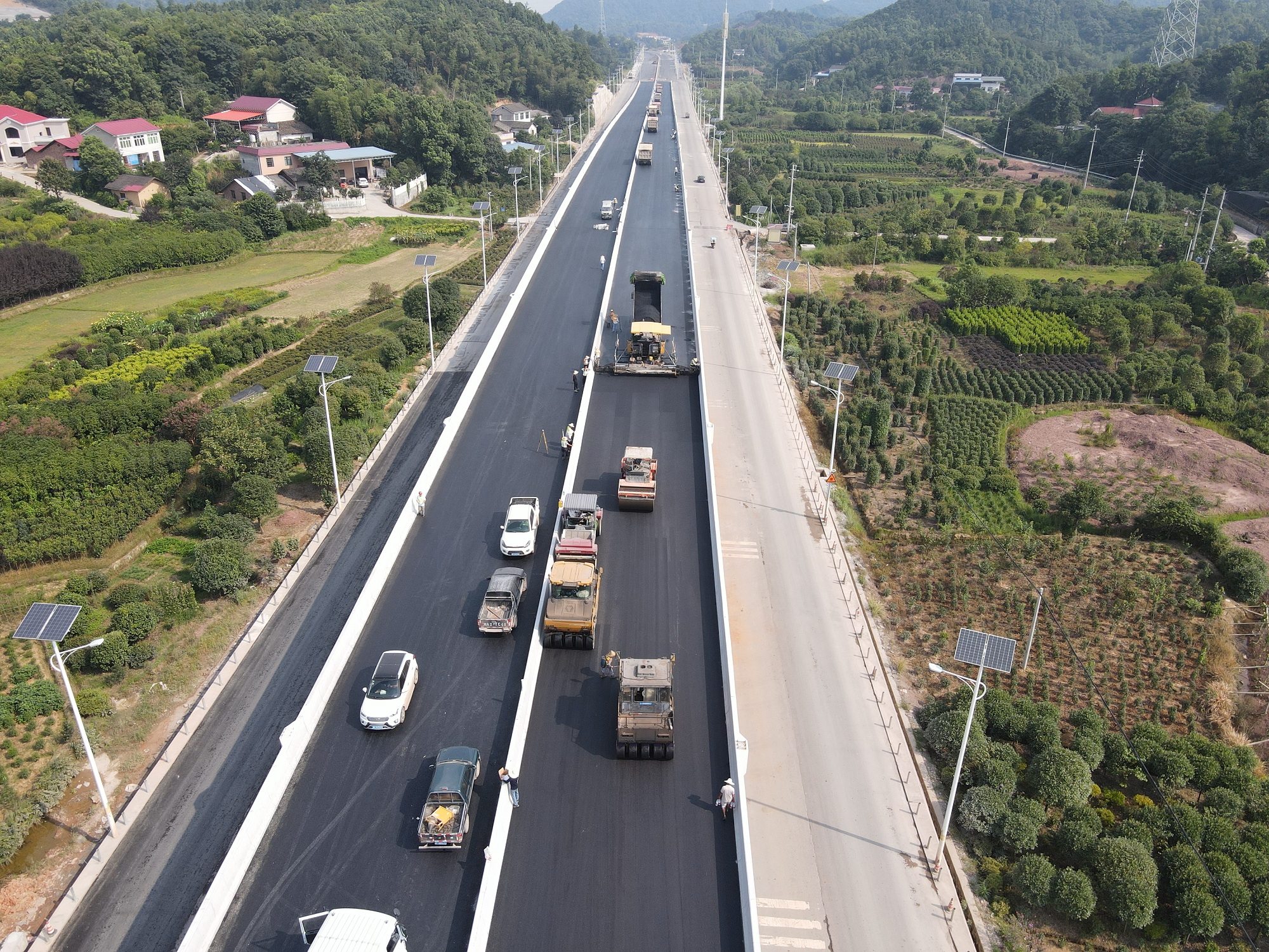 20200729136496.jpg Ö÷ÏßÈýºÅÇÅÉÏÃæ²ã̯ÆÌÏÖ³¡.jpg