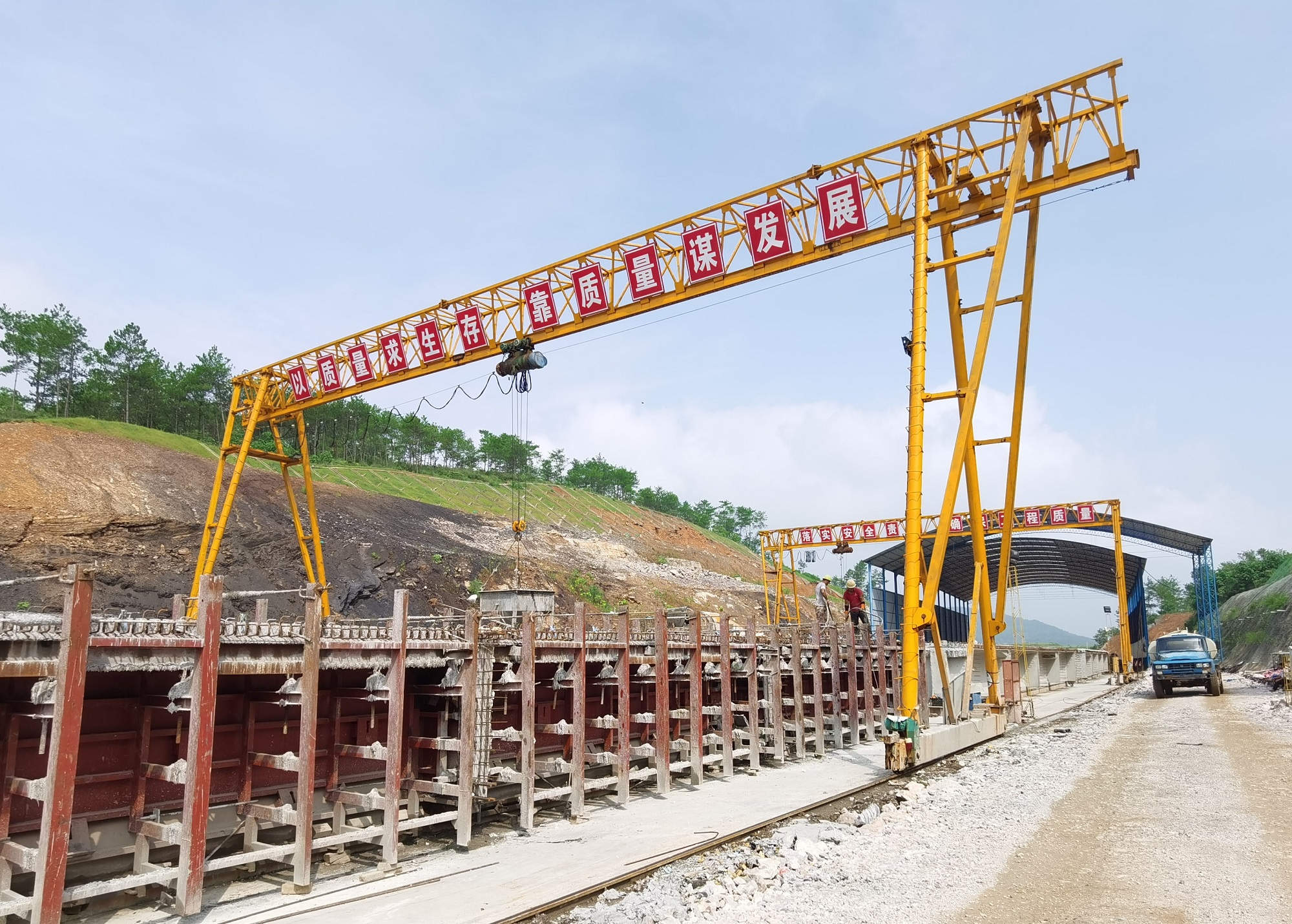 20200810101942.jpg 龙琅三标二处447片T梁所有预制完成_副本.jpg