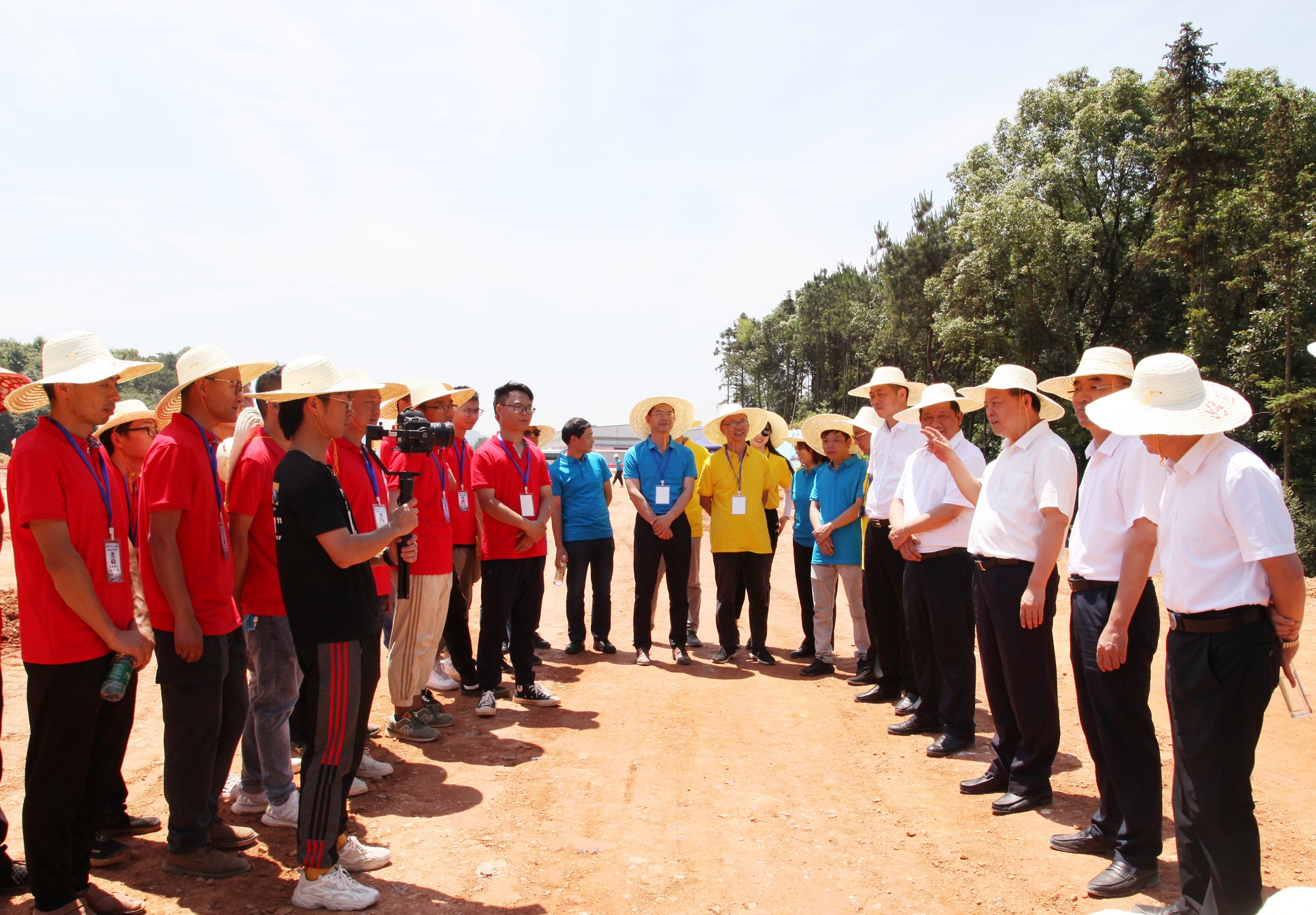 20210707114985.jpg 4¹¨ÖǻԵÈÏòµ¼ÏÖ³¡¹ÛÈü²¢Óë²ÎÈüÑ¡ÊÖ½»Á÷IMG_4429_¸±±¾.jpg